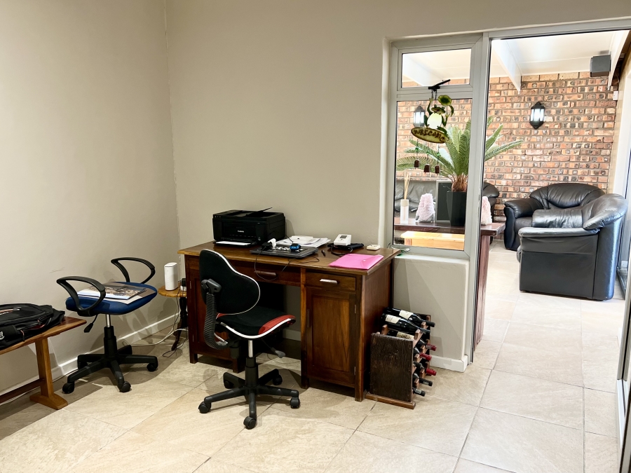 4 Bedroom Property for Sale in Richmond Estate Western Cape